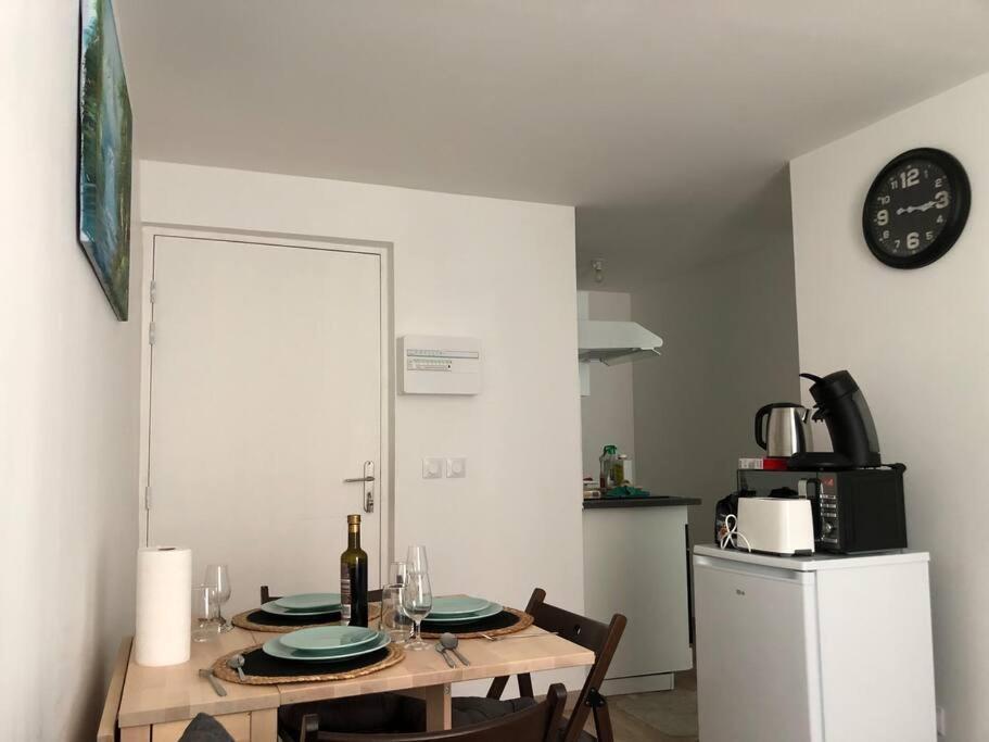 Superbe Appartement Meuble Refait A Neuf Tricastin Pierrelatte Esterno foto